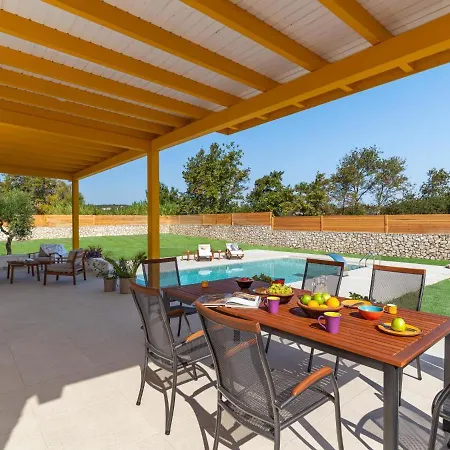 Villa Sun Βίλα *